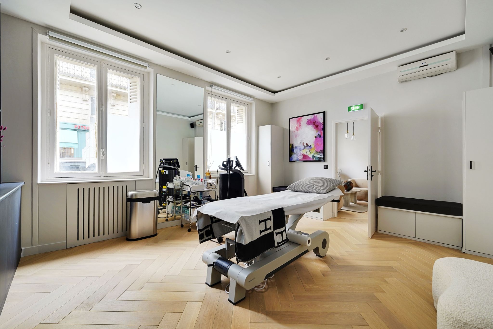 Cabine de soin premium centre VivaSkin Esthétique Paris 16