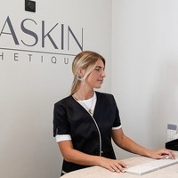 Flora P., praticienne esthétique laser chez VivaSkin Esthétique Paris 16