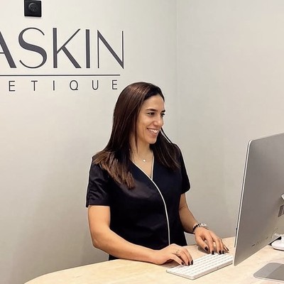 Kocela M. · praticienne esthétique laser VivaSkin Esthétique Paris 16 · CQP Laser 2024 · ex-industrie pharmaceutique