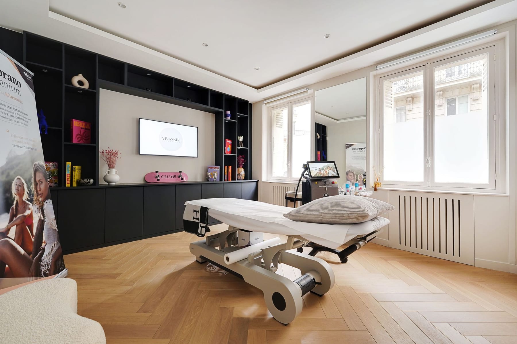 Cabine d'épilation laser Soprano Titanium chez VivaSkin Esthétique Paris 16