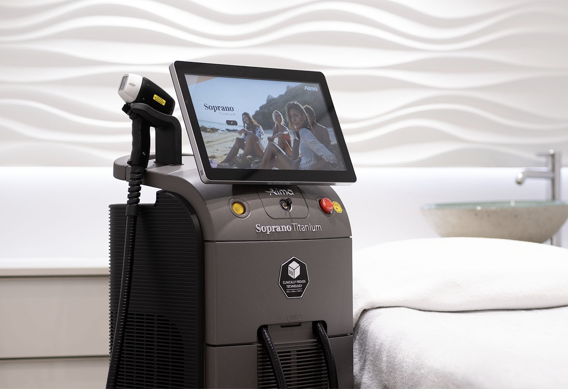 Laser Soprano Titanium d'Alma Lasers · cabine VivaSkin Esthétique Paris 16
